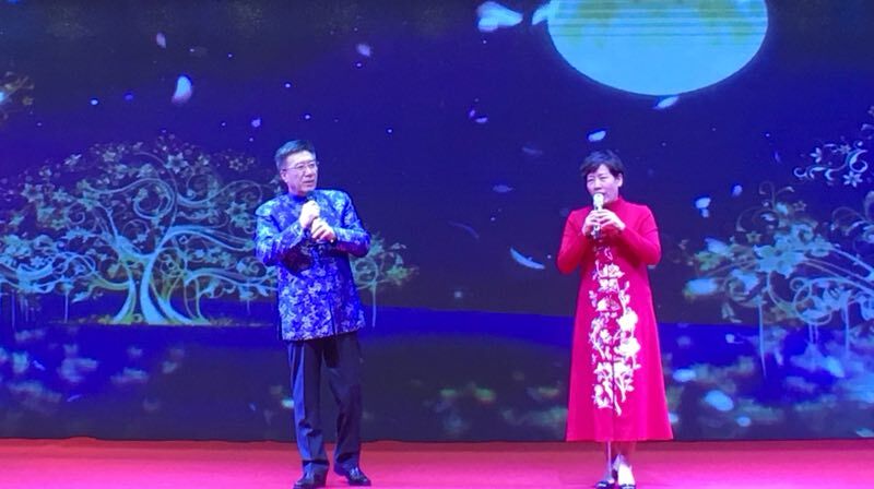 院长表演.jpg